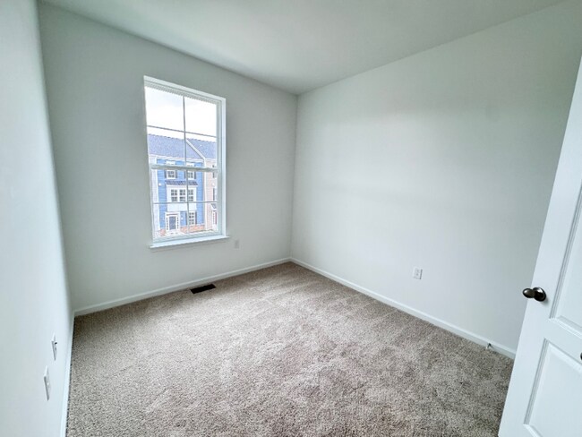 Building Photo - 3140 Eton Pl