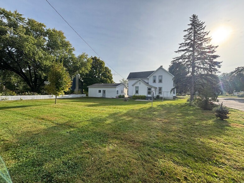 Building Photo - 318 Cramer St