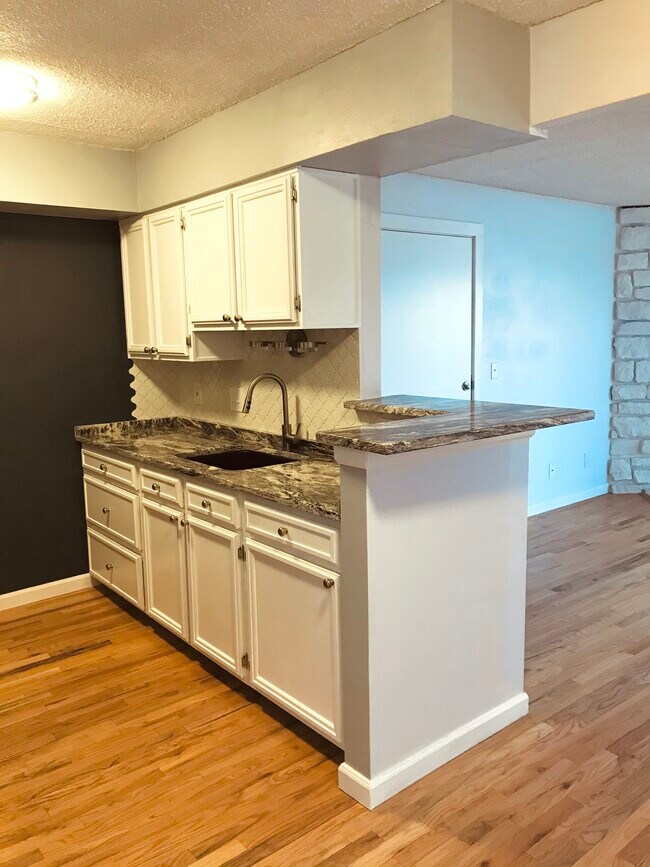 Building Photo - 7080 W 20th Ave