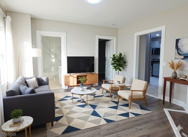 Building Photo - 32 Elmwood Ave