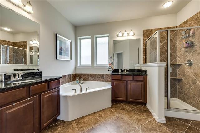 Building Photo - 1300 Poplar Dr