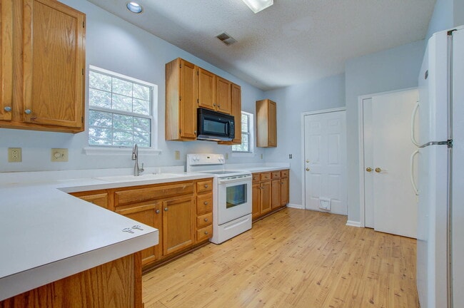 Building Photo - 1559 Harborsun Dr