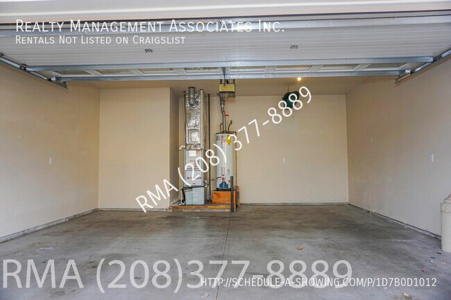 Building Photo - 2 Bedroom Townhouse in SE Boise off Broadw...