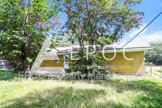 Building Photo - 118 Darden Dr