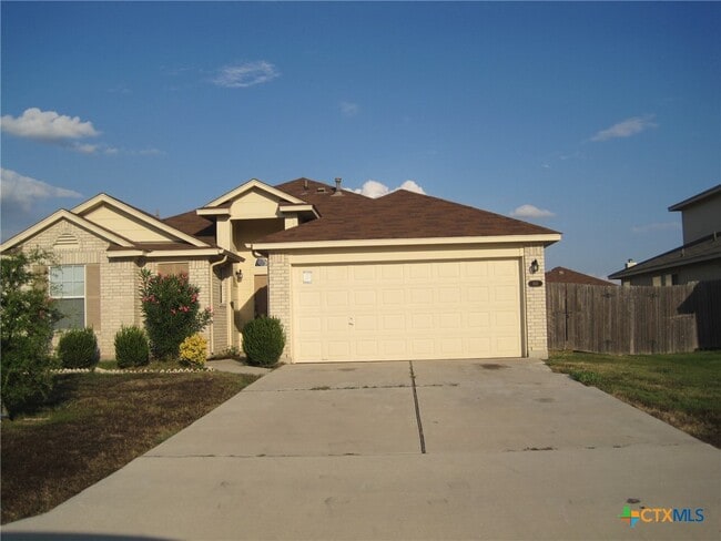 Primary Photo - 102 Hersee Ct