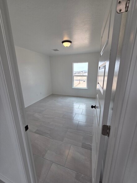 Building Photo - 13101 Lopez Rd