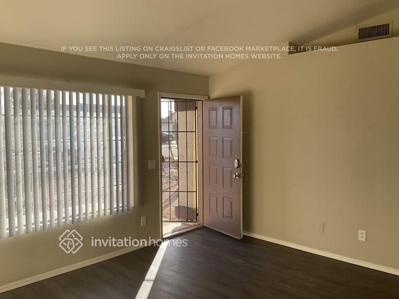 Building Photo - 8632 W Townley Ave