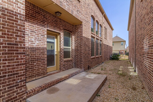 Building Photo - 3623 Carlsbad Way