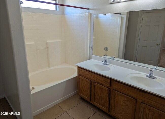 Building Photo - 10540 W Mohave St