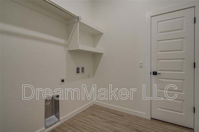 Building Photo - 138 Trimble Dr