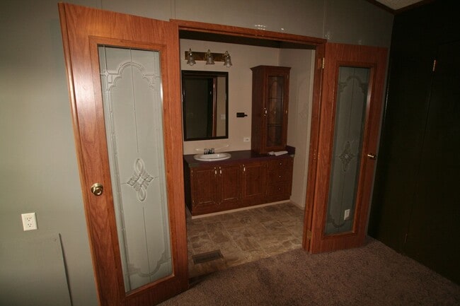 Building Photo - 3 br 2 bath manufactured centrally located