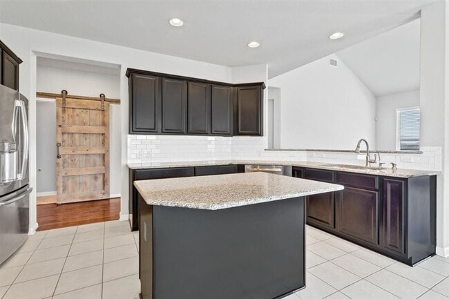 Building Photo - 131 Desert Rose Dr