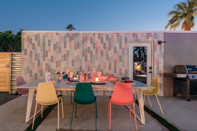 Building Photo - Retro Chic Oasis Saltwater Pool, Spa & Mnt...