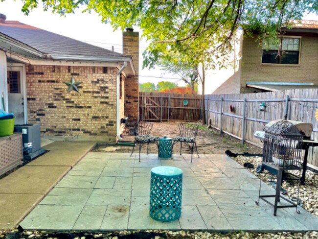 Building Photo - 806 Wildwood Ln
