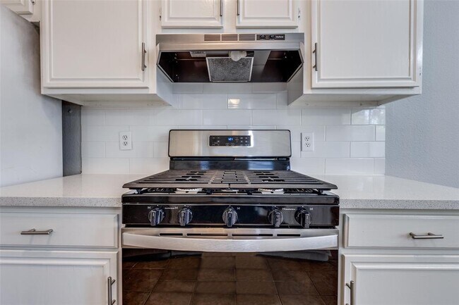 Building Photo - 3012 High Plains Dr
