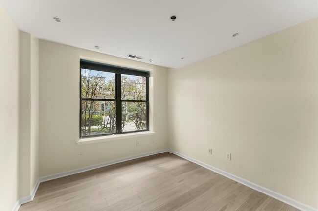 Building Photo - 24 Ave at Port Imperial