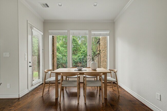 Building Photo - 38 Jonquil Pl