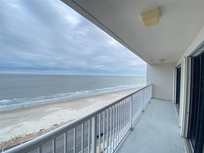 Building Photo - 7700 Seawall Blvd