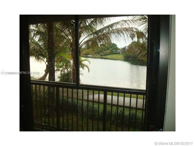 Building Photo - 14211 N Kendall Dr