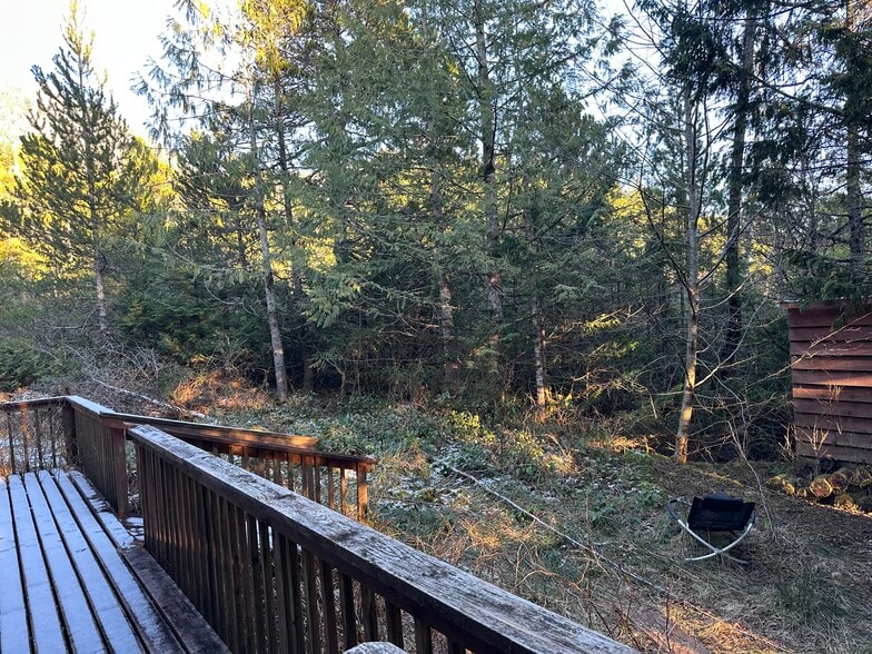 Building Photo - 63 Willow Cir