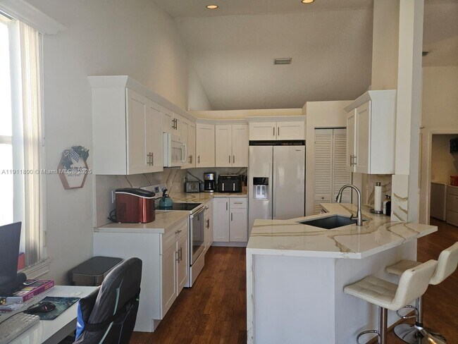 Building Photo - 900 Savannah Falls Dr