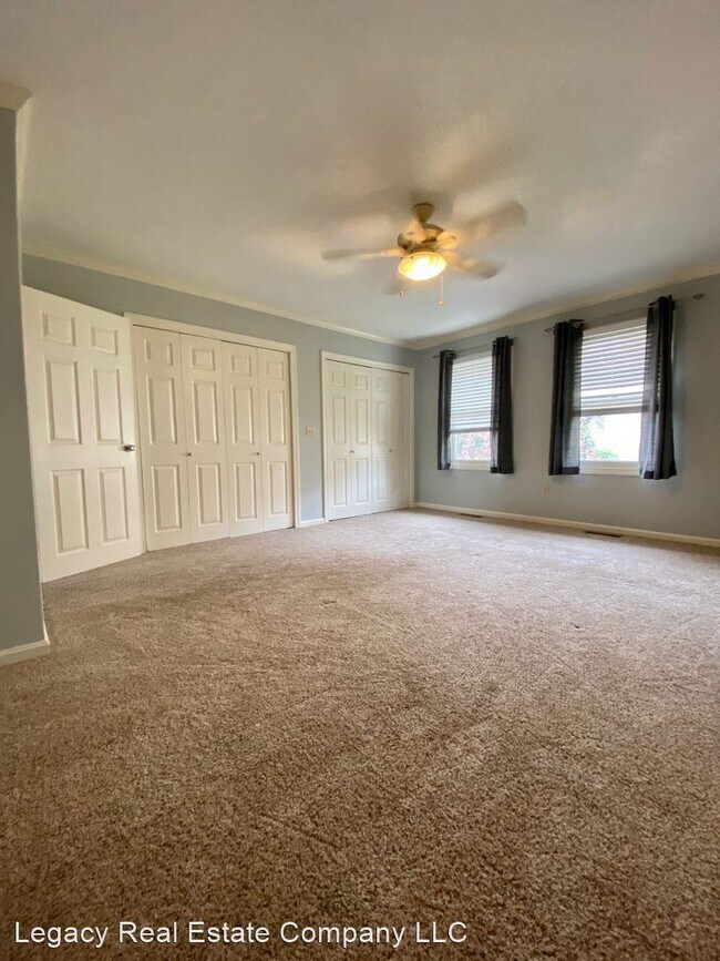 Building Photo - 2 br, 1.5 bath House - 4 Smithfield Road #10