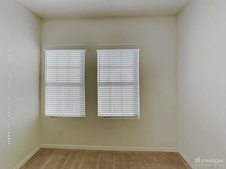 Building Photo - 2949 Deerberry Ln