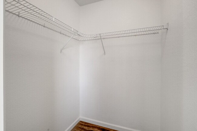 Building Photo - Recently Remodeled 3 Bedroom 2 Bathroom Town House