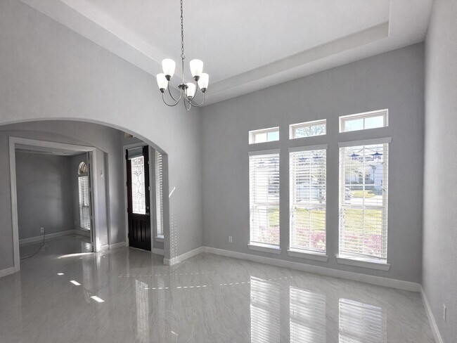 Building Photo - 2406 Trocadero Ln