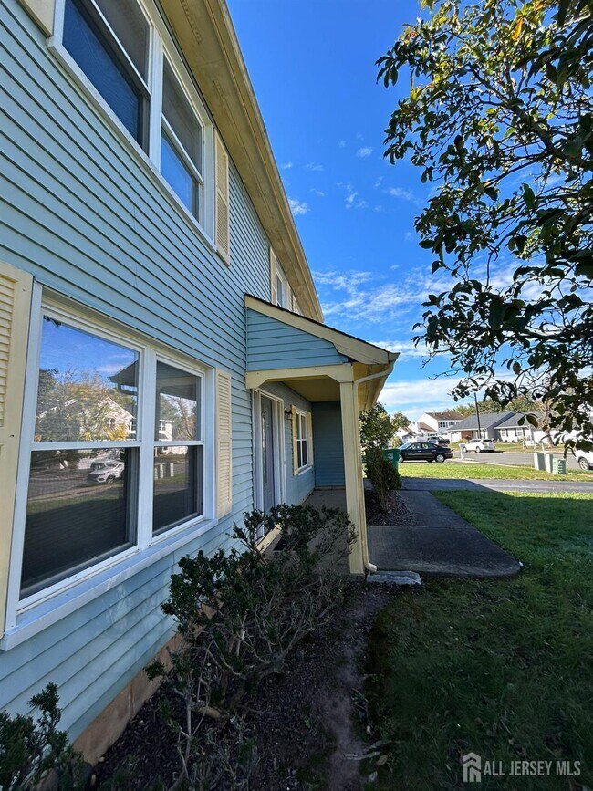 Building Photo - 34 Stonewall Dr