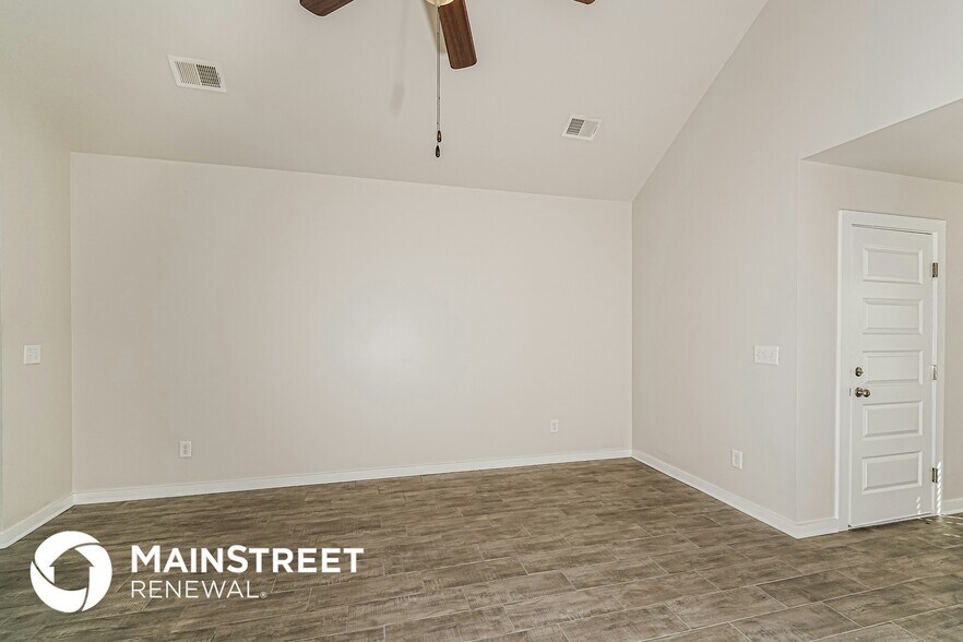 Building Photo - 125 Deer Creek Dr