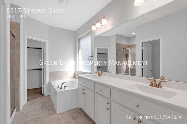 Building Photo - 5917 Stream Dr