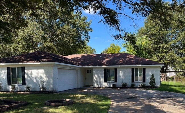Primary Photo - 709 Belmont Dr