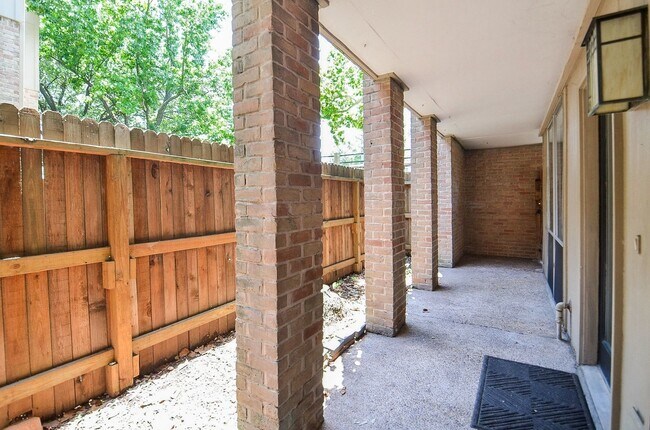 Building Photo - 4635 Wild Indigo St