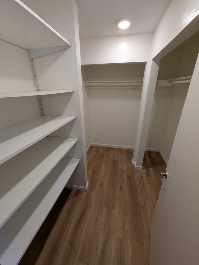 Building Photo - Spacious 2/1 Condo near BART Available Now!