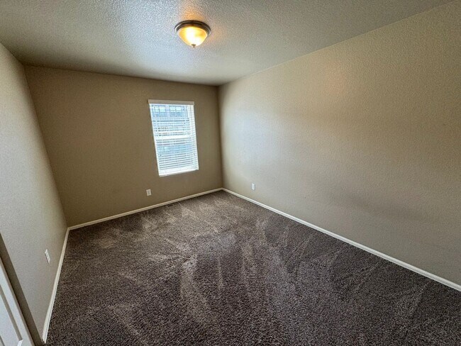 Building Photo - ***$500 Off 1st Months Rent*** Stunning 4BD/3BA Home in North Longmont - Available NOW!