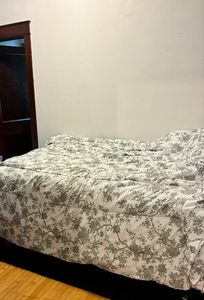 Building Photo - 1220 W Packard St