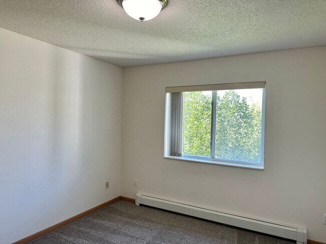 Building Photo - 4431 Calico Dr S