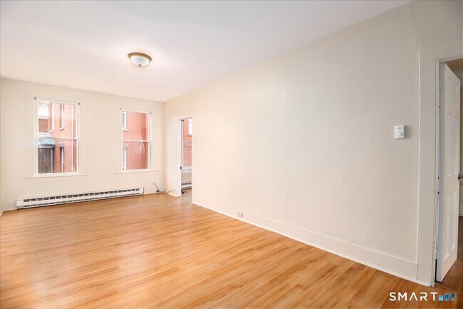 Building Photo - 17 Church St