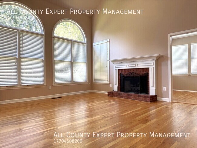 Building Photo - 4402 Fairecroft Terrace