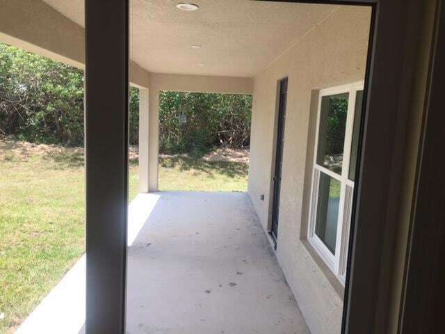 Building Photo - 4261 SW Walker St