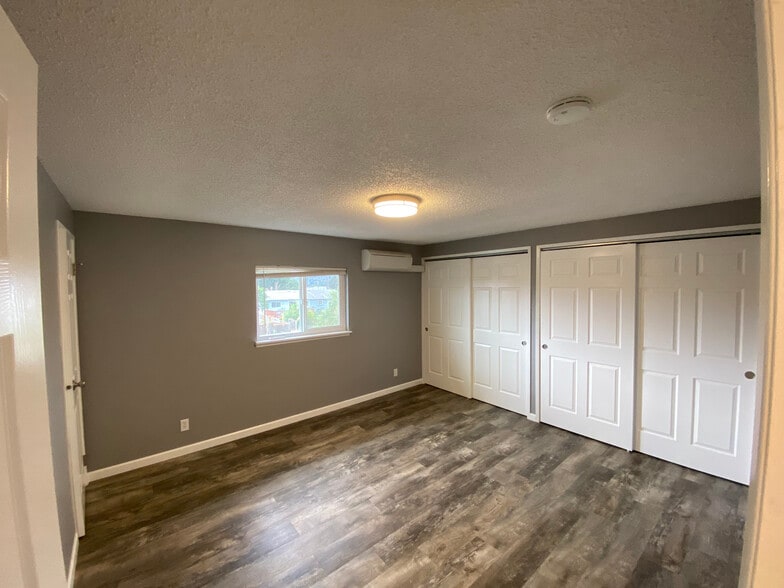 Building Photo - 407 Gertrude Dr