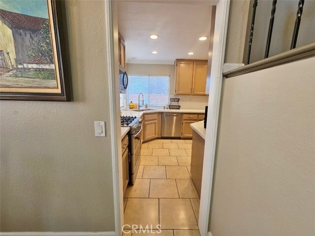 Building Photo - 39620 Glenwood Ct