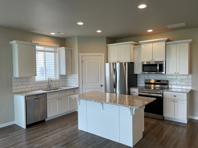 Kitchen - 9016 W Winona Rd