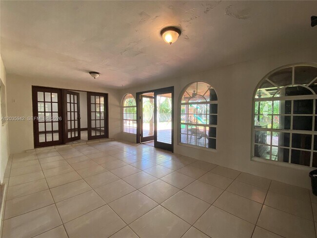 Building Photo - 490 Bonaventure Blvd
