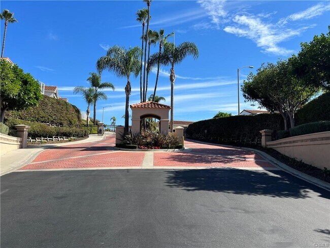 Building Photo - 33636 Sundown Ct