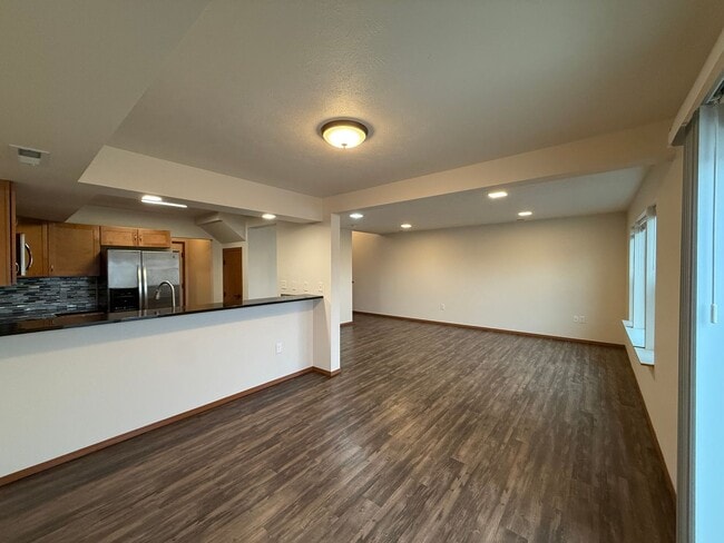 Building Photo - 612 S Chronicle Rd