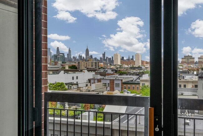 Building Photo - 759 2nd St