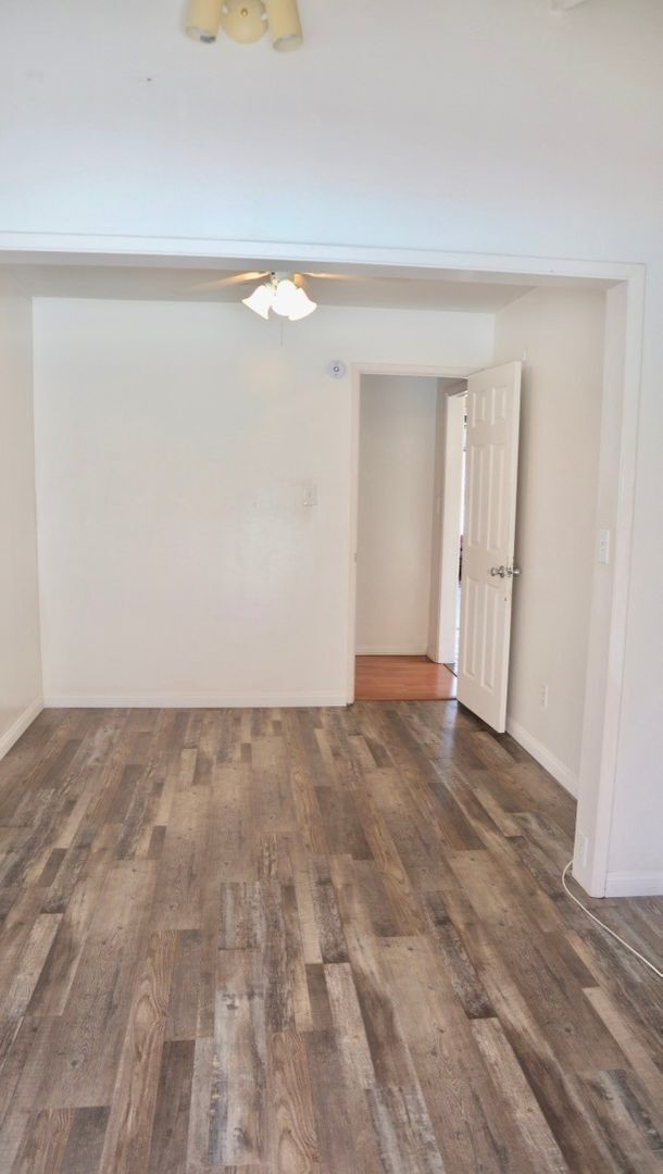 Building Photo - Available August 2026- 5 Bedroom with a POOL - on MARY LANE