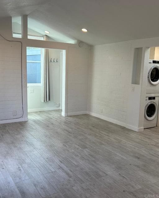 Building Photo - 142 E Glaucus St